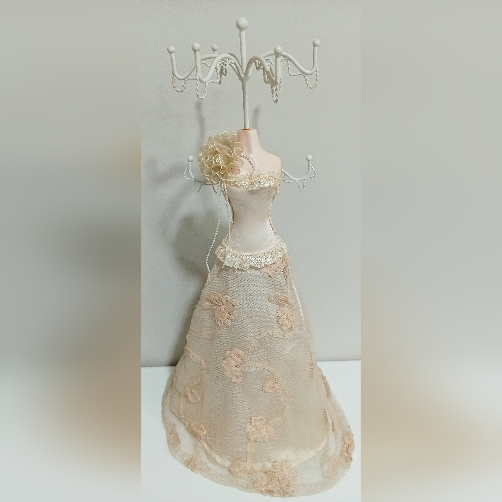 Manequin Jewelry/Earring Stand/Organizer